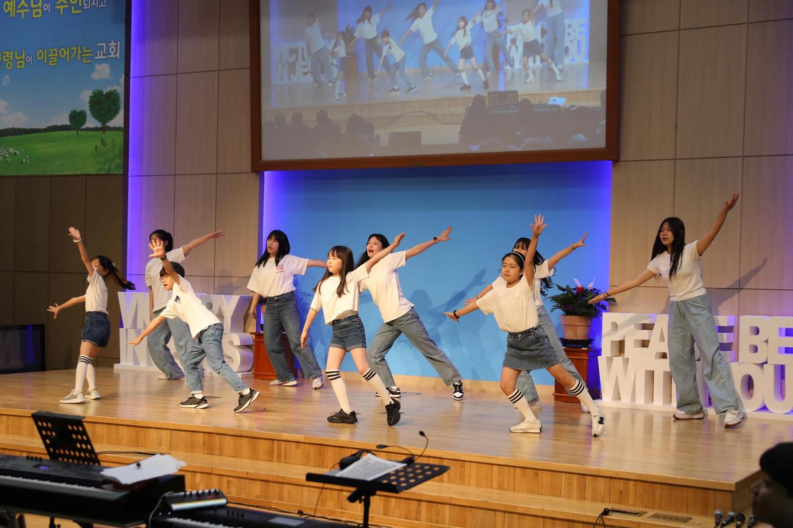 창립59주년 기념 '제3회 감사찬양제' 사진 52