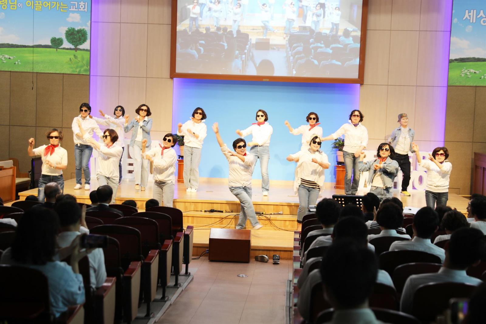 창립59주년 기념 '제3회 감사찬양제' 사진 70
