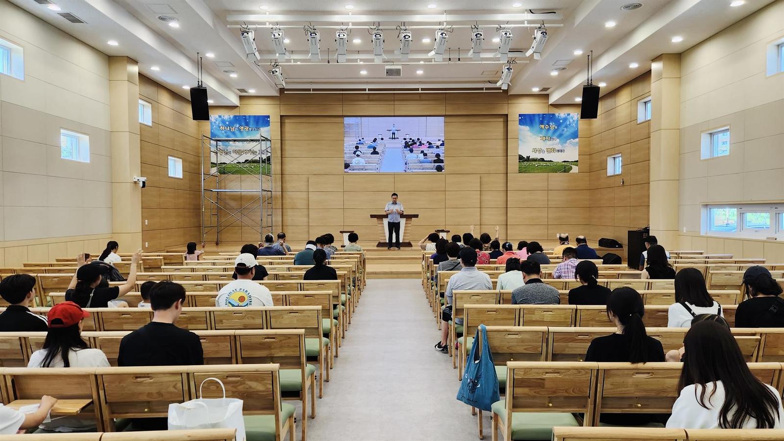 비전센터 입당을 위한 전교인 청소의 날 사진 3