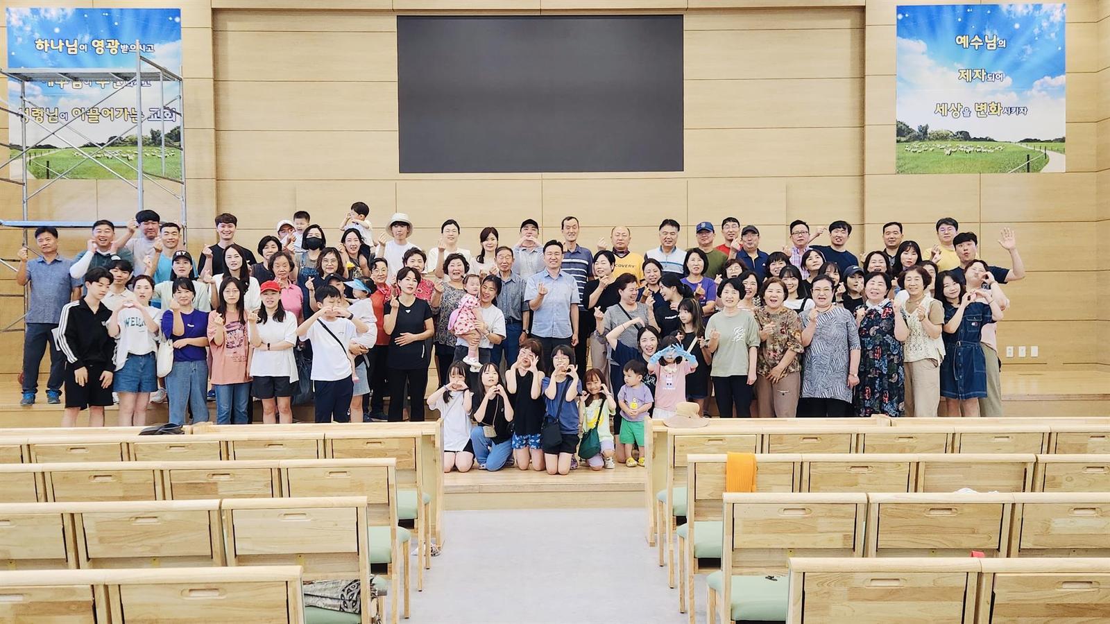 비전센터 입당을 위한 전교인 청소의 날 사진 5