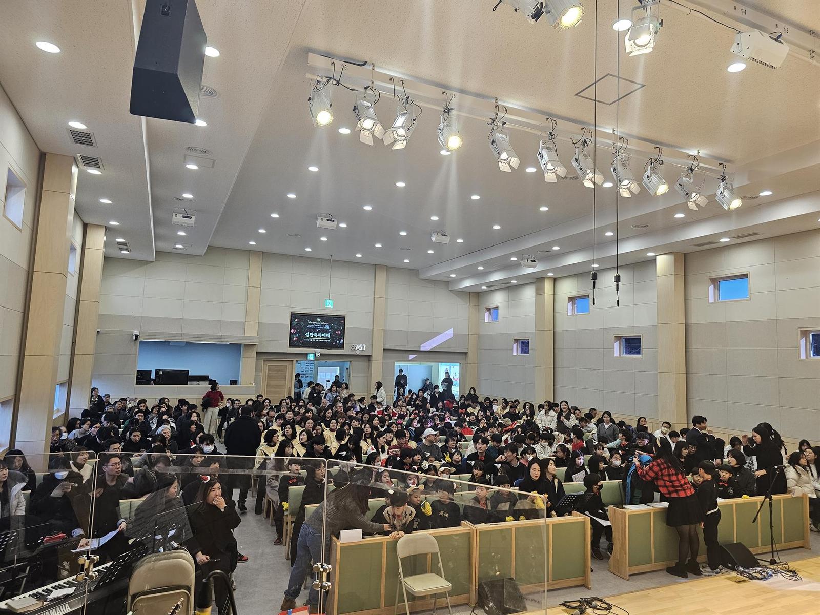 2024 성탄축하예배 사진 10