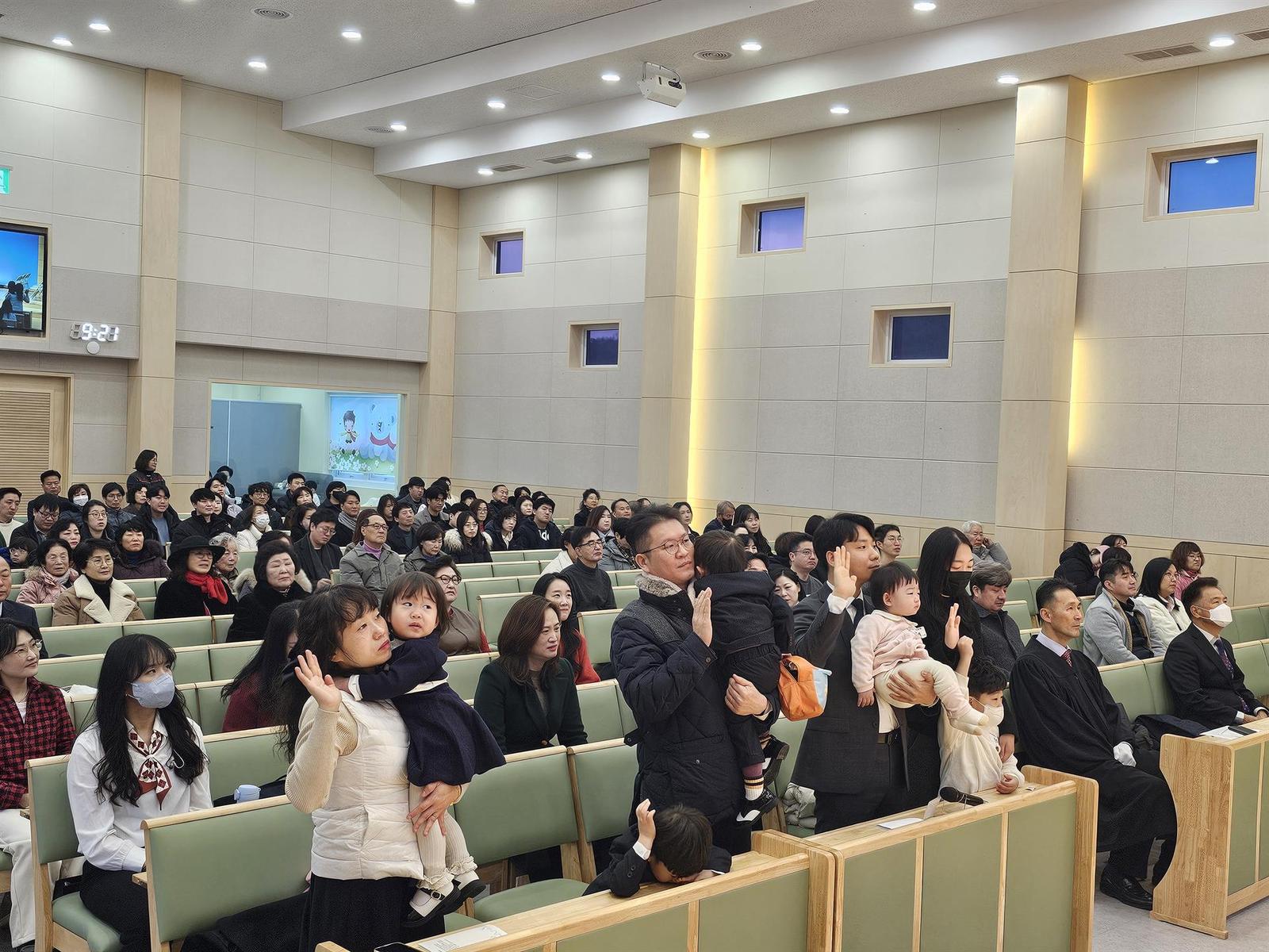 2024 성탄감사예배 및 유아세례식 사진 5